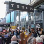 Tesla, impazza la protesta contro Elon Musk